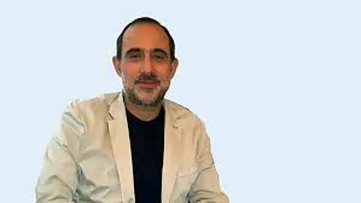 استعمار تراریخته در هم آغوشی تاج و تاراج