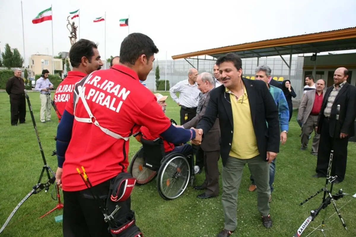 بازدید حیدر فرمان از تمرین کمانداران ایرانی
