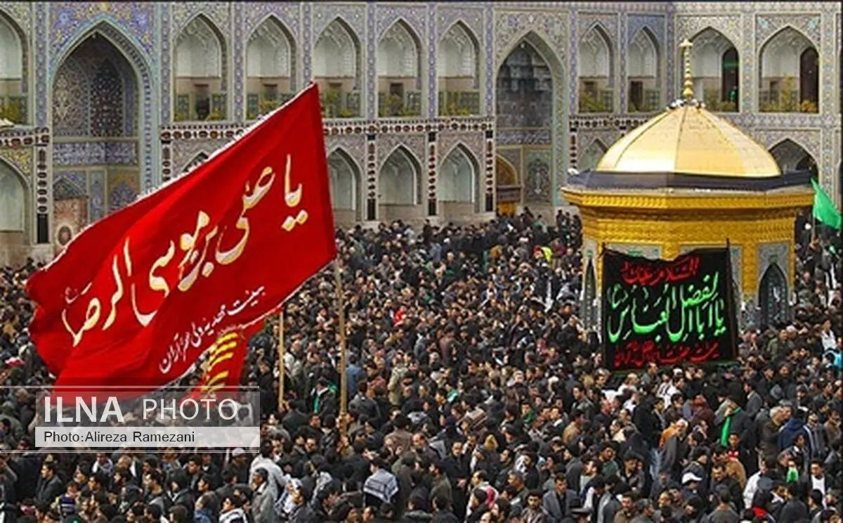 بیرق سرخ سوگواران در حرم رضوی به اهتزار درآمد
