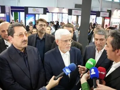 درخواست آقاجانلو از عارف برای تامین انرژی پایدار و اتصال مناطق ویژه اقتصادی لامرد و پارسیان به خطوط راه آهن