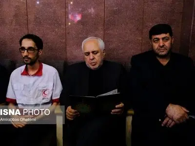 قابی پربیننده از قرآن خواندن محمدجواد ظریف در مراسم ترحیم امیرعبداللهیان