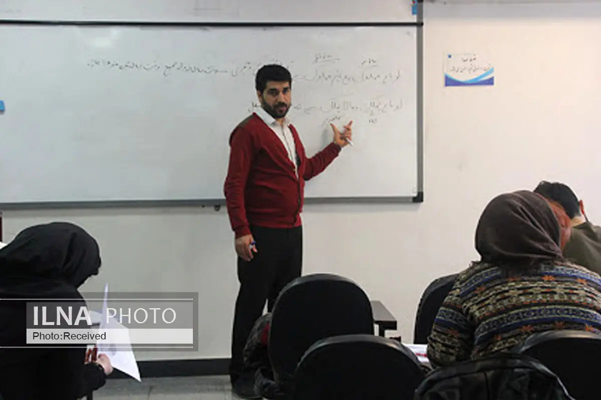 اساتید حق‌التدریس به اندازه پیک‌های موتوری هم درآمد ندارند/ کلاس‌های مجازی فقط در انحصار اساتید هیات علمی است
