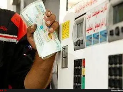 کارت‌ سوخت پمپ بنزین‌ها فعال می‌ماند/ مردم نگران نباشند
