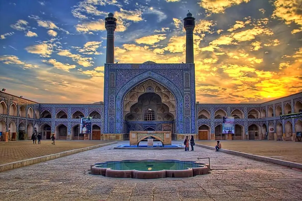 حکمیت یونسکو در پرونده عبور مترو از ۲۰ متری میراث جهانی اصفهان/ اختلاف مدیران شهری و وزارت میراث تعیین تکلیف مترو مسجد عتیق را به یونسکو کشاند