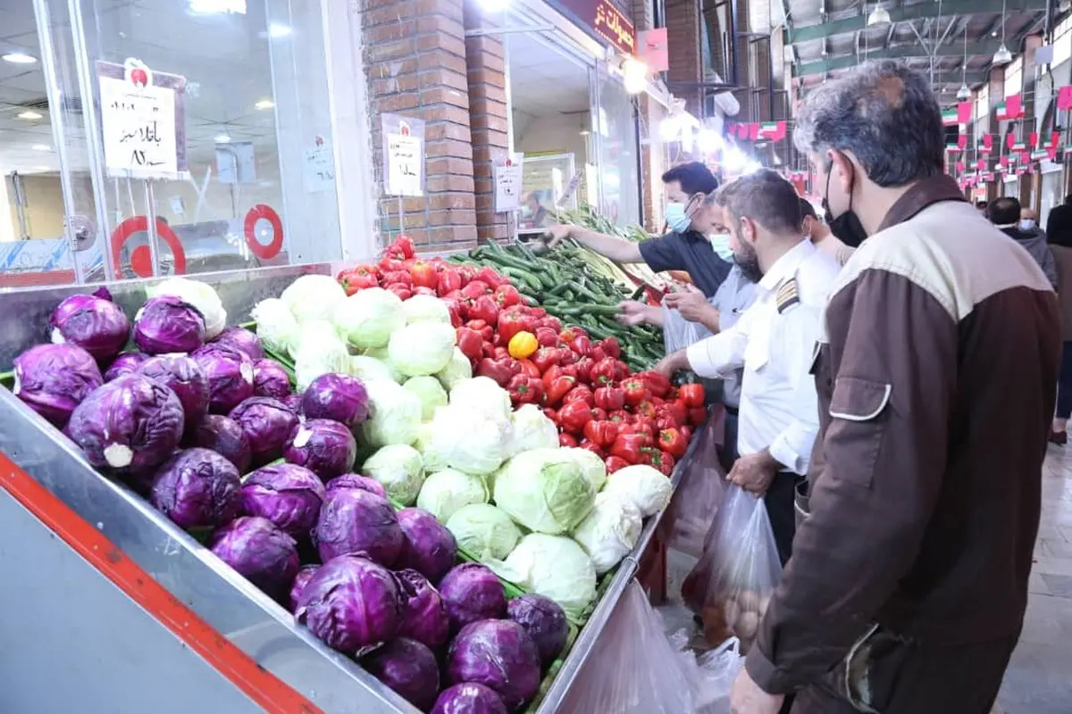کاهش ادامه‌دار قیمت ۵ قلم محصول فرنگی در میادین میوه و تره‌بار + نرخنامه