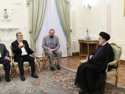في اللقاء مع قیادات حرکة الجهاد الإسلامي..  رئیسي: الیوم زمام المبادرة اصبحت بید المجاهدین الفلسطینیین