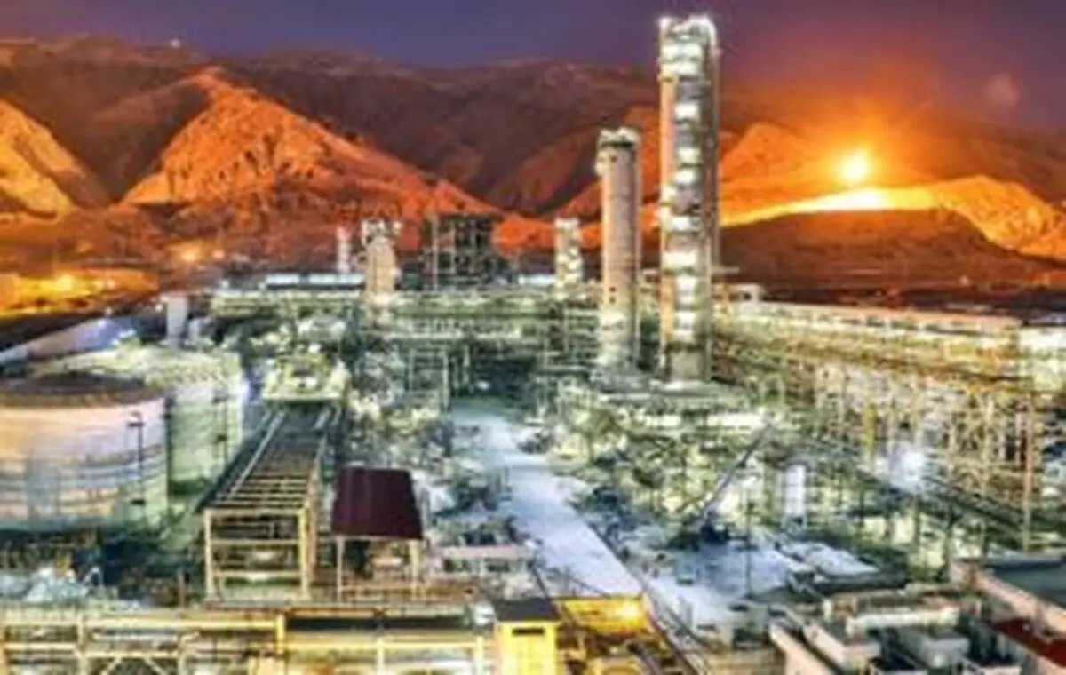 بازگشت ظرفیت تولید پتروشیمی، دغدغه تأمین مواد اولیه صنایع پایین‌دستی را کاهش می‌دهد
