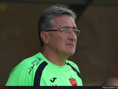 پاسخ کوبنده از برانکو؛ وقتی ربروف جلوی سرمربی پرسپولیس زانو زد
