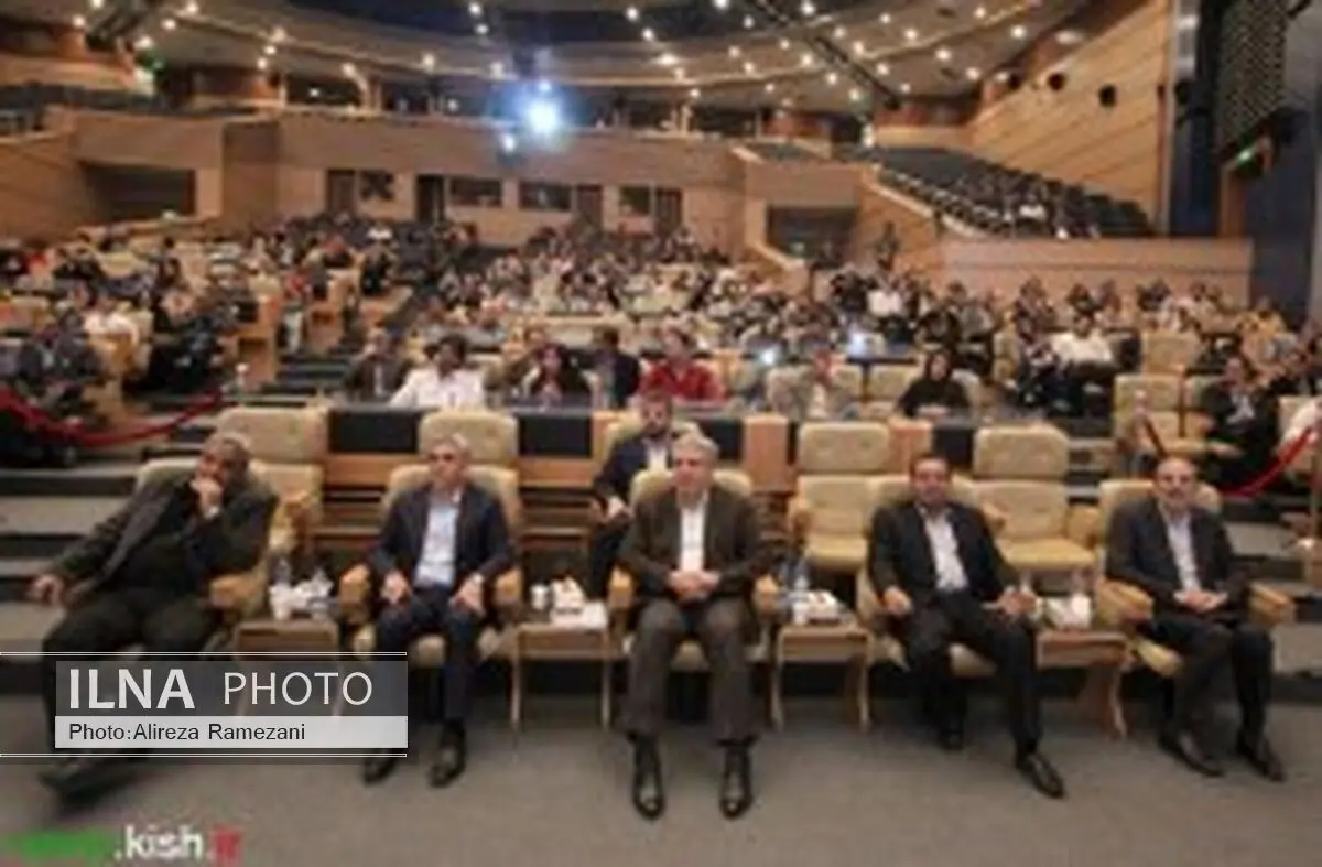 جشن گرامیداشت دهه مبارک فجر با حضور کارکنان ناوگان حمل و نقل عمومی کیش