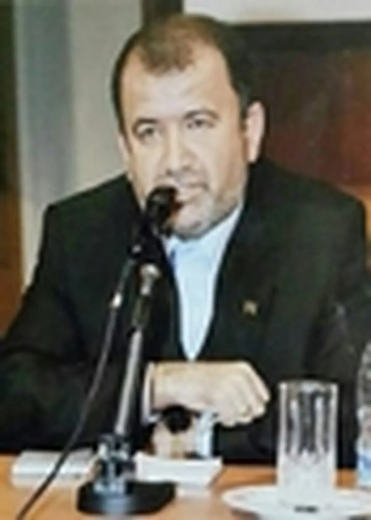بانک صادرات از طرح‌های موفق در توسعه اشتغال استقبال می‌کند