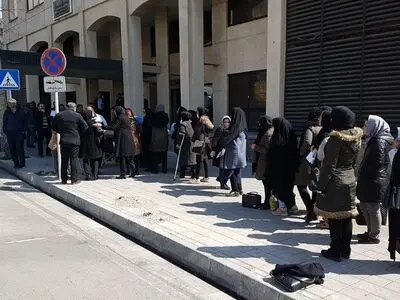 سومین روز تجمع کارکنان سهام عدالت مقابل سازمان خصوصی‌سازی 