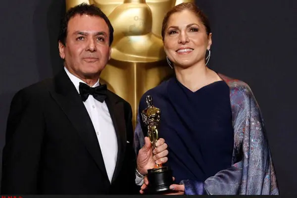 The salesman receiving Oscar, Farhadi criticizing Trump's policies   