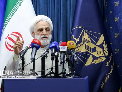 بیکاری زندانیان بسیار مخرب است/کاستن از مشکلات زندانی و خانواده‌اش در دستور کار قرار بگیرد