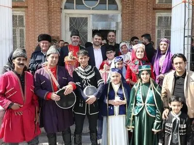 استقبال شهرداری ارومیه از نوروز با برگزاری آیین‌های کهن «تکم‌‌چی» و «شال‌سالاما»