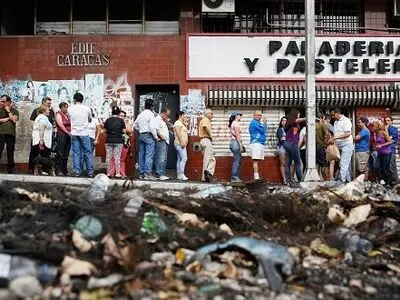 US sends senior diplomat to Venezuela as political crisis deepens