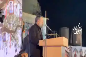 نوحه جان‌سوز حاج‌محمود کریمی در مزار شهدای مظلوم دانش‌آموز میناب با گویش مینابی + فیلم