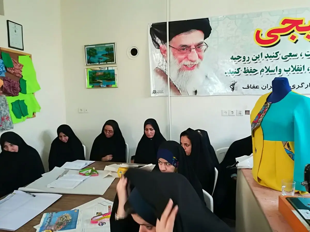اشتغالزایی تنها با یک کارگاه خیاطی در تایباد  