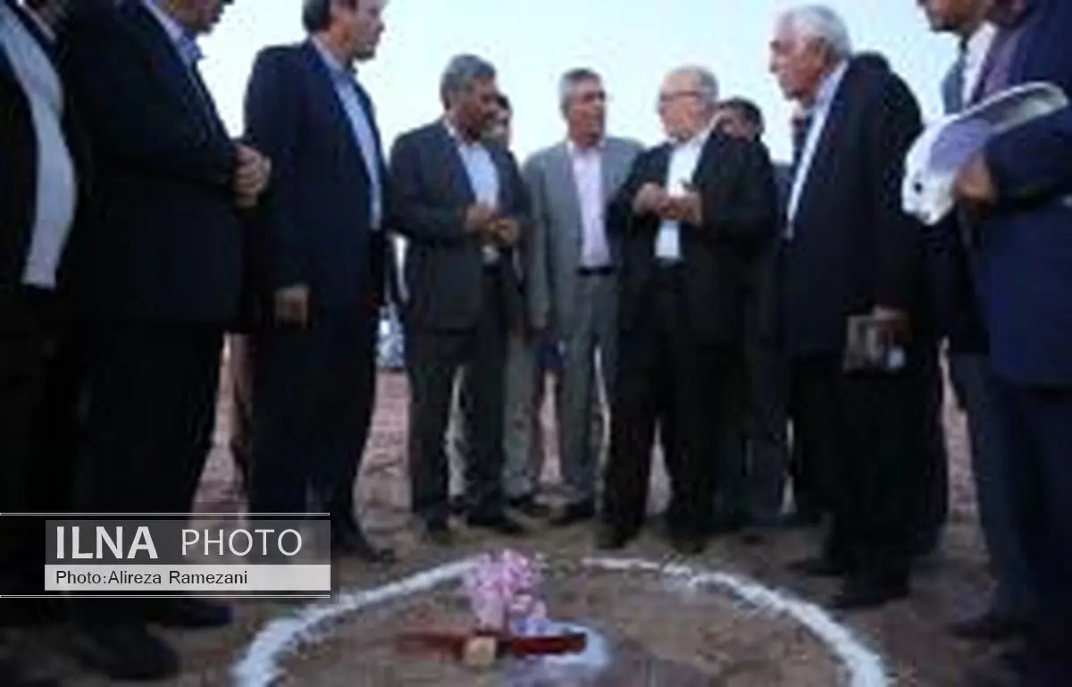 کلنگ اولین کارخانه منطقه ویژه اقتصادی گرمسار به زمین زده شد