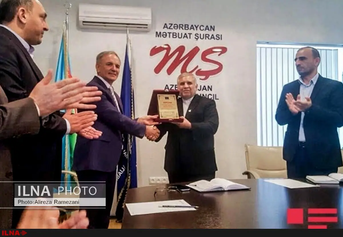 دیپلم افتخار رسانه‌ای به سفیر ایران در باکو اعطا شد