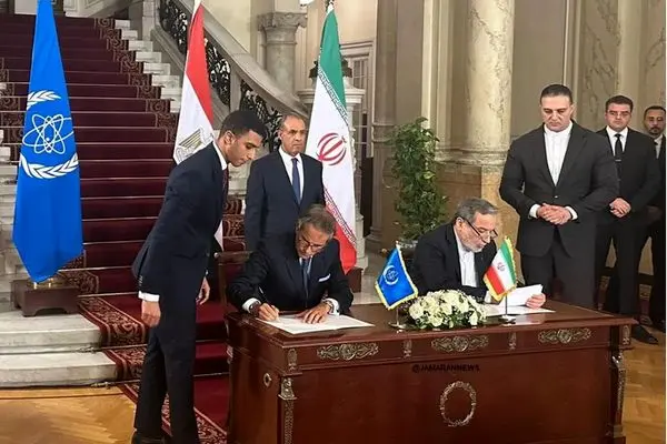 فتح مسار جديد في الملف النووي الإيراني: هل ستكون “اتفاقية القاهرة” فرملة طارئة لآلية الزناد؟