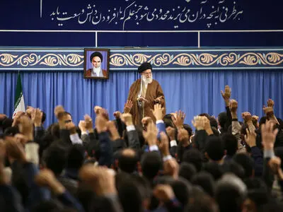 دیدار ۷۰۰ نخبه با رهبر انقلاب در سیزدهمین همایش بنیاد ملی نخبگان