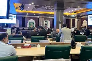 تأخیر در صحن علنی به دلیل حضور عضو تعلیقی