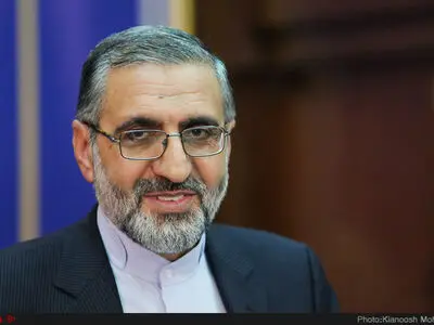 چاره وضعیت اقتصادی فعلی رابطه با مستکبران نیست/ آن کشور خاص هیچ دردی از کشور دوا نکرده‌ و نمی‌کند