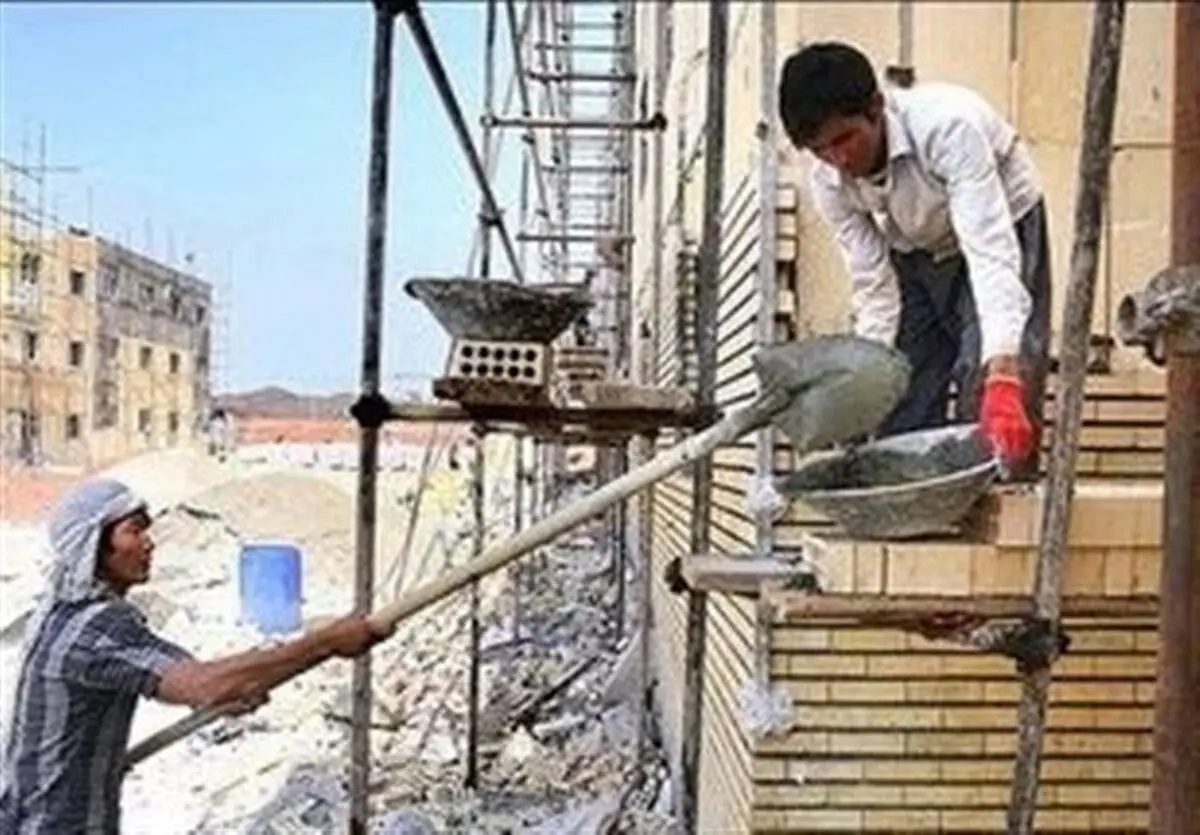 بیمه کارگران ساختمانی آذربایجان غربی در پیچ و خم اداری/ انتظار شش ساله بیش از ۲۸ هزار کارگر ساختمانی استان برای بیمه شدن