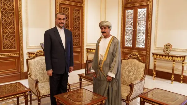 دیدار و گفت‌وگوی امیرعبداللهیان و وزیر مکتب سلطانی عمان