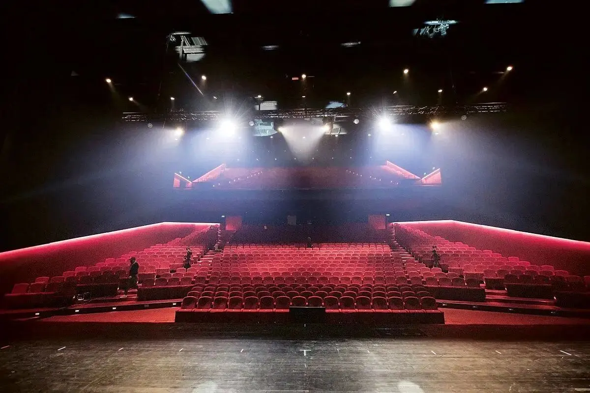 چرا بازگشت خواننده‌‌های لس‌‌آنجلسی به ایران هر بار به بن‌‌بست می‌‌خورد؟