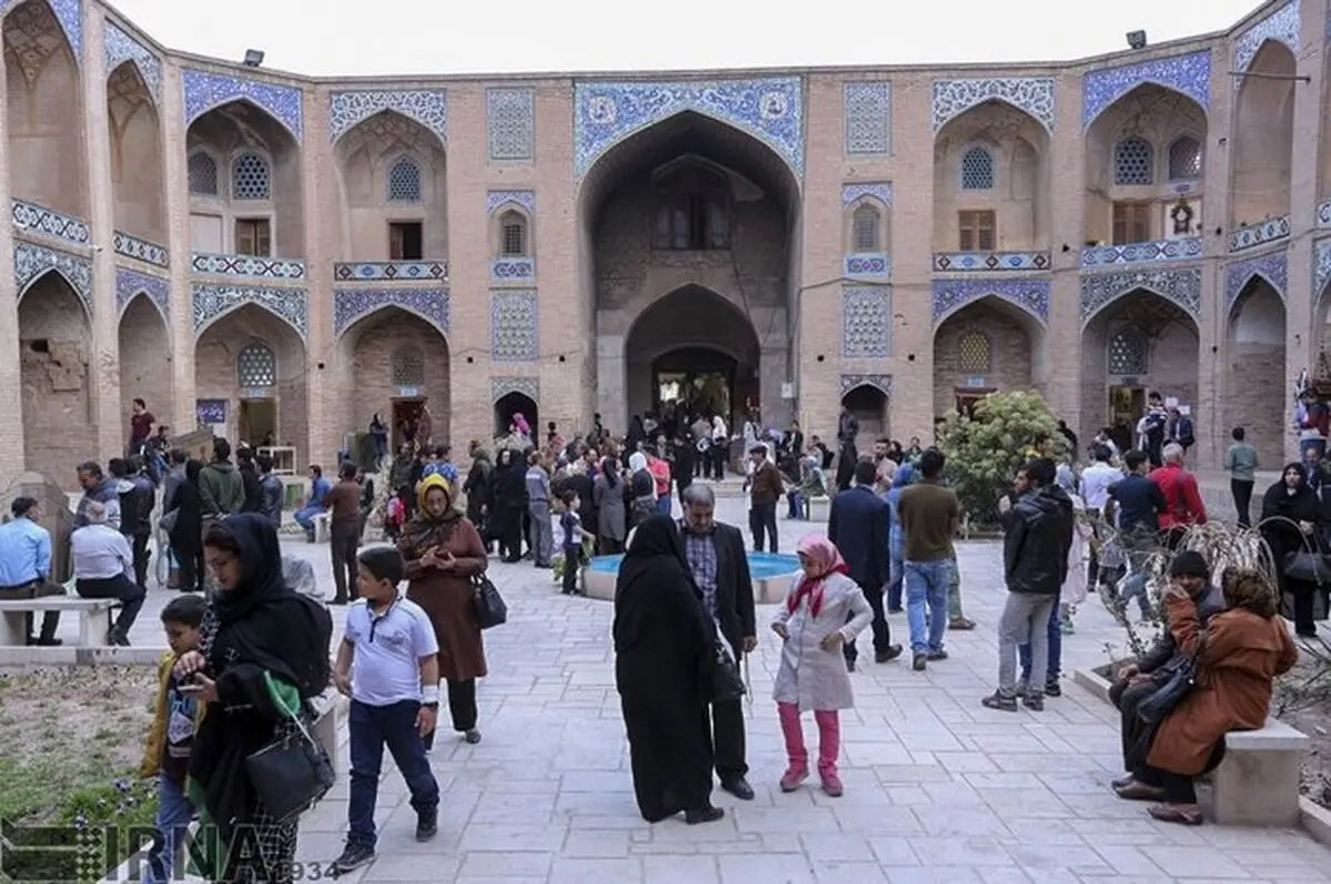 نفوذ آب به‌ کاروانسرای گنجعلی‌خان به‌دلیل فعالیت یک فالوده فروشی! 