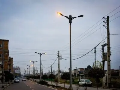 بهینه‌سازی شبکه توزیع برق استان با شاخه‌زنی درختان و تعدیل چراغ‌های جاده‌ای