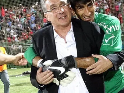 همه از پرسپولیس بازی هجومی می‌خواهند ولی من تیمم را دفاعی می‌خواهم
