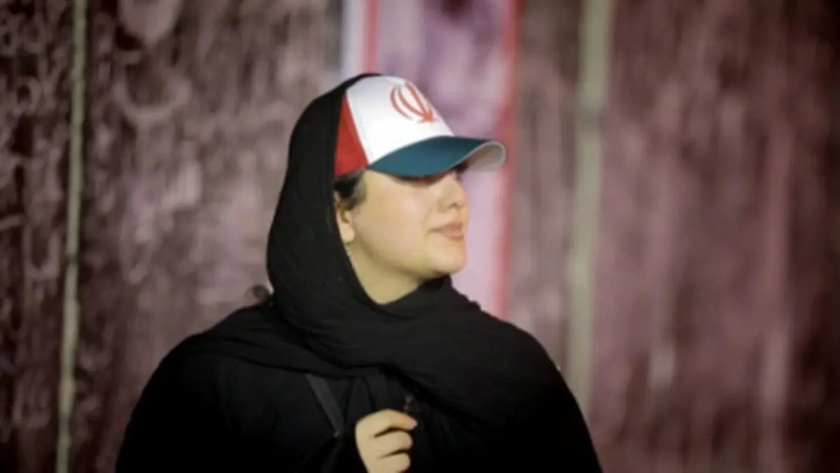 ماجرای عجیب دختری که از چین برای مراسم رهبری شهید آمد + فیلم
