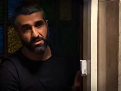  تصویری از حضور پژمان جمشیدی در دادگاه+ فیلم