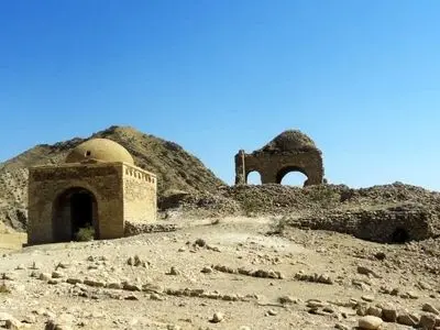 کاروانسرای تاریخی کنار سیاه فیروزآباد تملک می‌شود