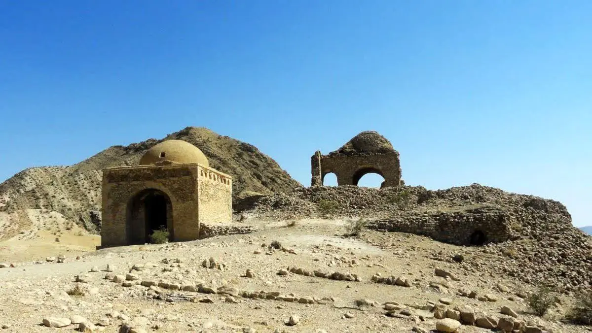 کاروانسرای تاریخی کنار سیاه فیروزآباد تملک می‌شود