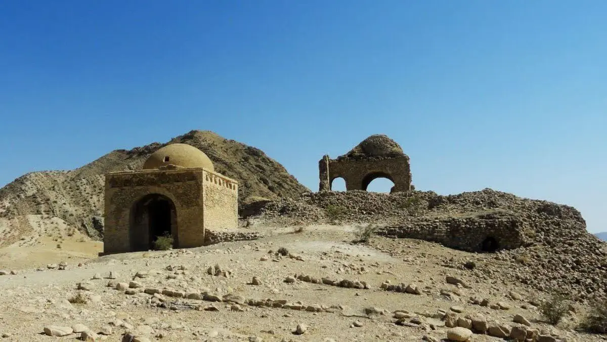 کاروانسرای تاریخی کنار سیاه فیروزآباد تملک می‌شود