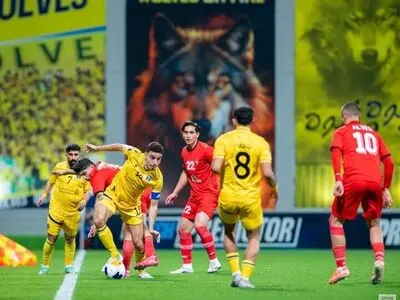 توهین التعاون به تراکتور با پوسترهای جنجالی (عکس)