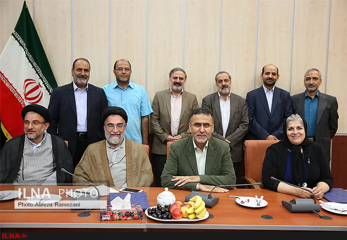 همه باید به تصمیمات شورای پروانه نمایش فیلم‌ها احترام بگذارند