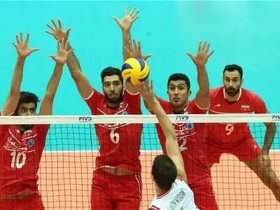 تمرینات تیم ملی والیبال زیر نظر سی‌چلو آغاز شد