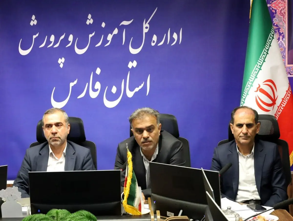 بازگشت ۱۱۰ دانش آموز بازمانده از تحصیل در فارس