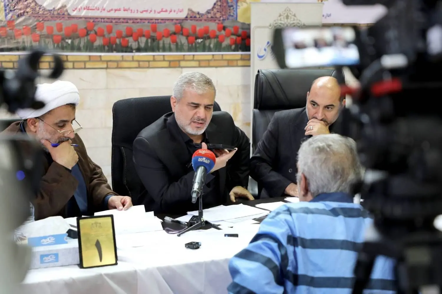تعیین تکلیف وضعیت اتباع خارجی در زندان‌ها/آزادی ۱۷۵ زندانی در بازدید رئیس کل دادگستری استان تهران از زندان اوین