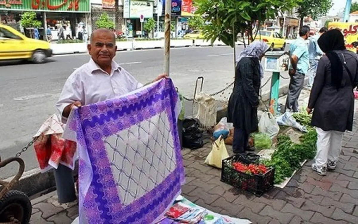 لیست ممهور شده به مهر شهرداری افراد مشمول تبدیل وضعیت ارسال نشده است/ با توجه به شرایط اقتصادی باید از دست‌فروشان حمایت کرد