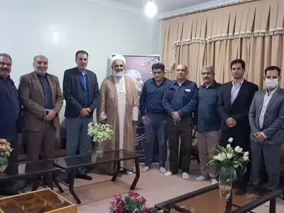 دیدار امام‌جمعه آبادان با دبیر اجرایی خانه کارگر خوزستان و هیئت اجرایی آبادان+تصاویر