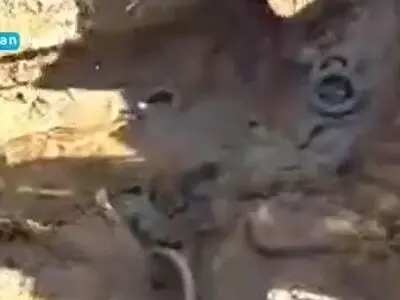 قاچاق سوخت هواپیما از محل تخلیه نخاله‌های ساختمانی! + فیلم