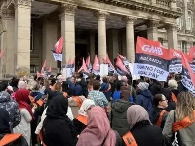 آمادگی کارگران زن بیرمنگام انگلیس برای اعتصاب گسترده/ همسان‌سازی حقوق زنان و مردان به نتیجه نرسید