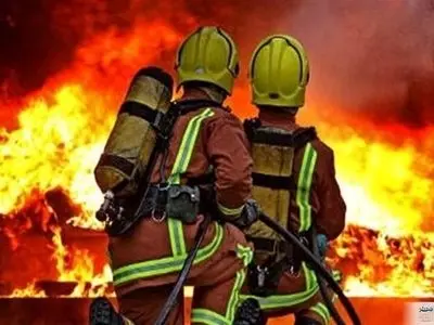 مهار کامل آتش‌سوزی 2 انبار ضایعات با حضور عوامل آتش‌نشانی شهرداری قم