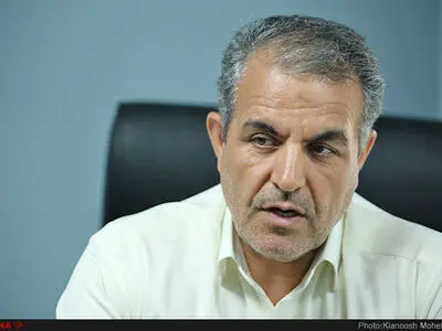 با ناظم‌های چوب بدست نمی‌توان انتظار شادی در مدارس داشت/ انتقاد از تار کردن شیشه‌ کلاس‌های دخترانه/ صداوسیما ذهن‌ بچه‌ها را به سمت ناامیدی سوق داده‌ است