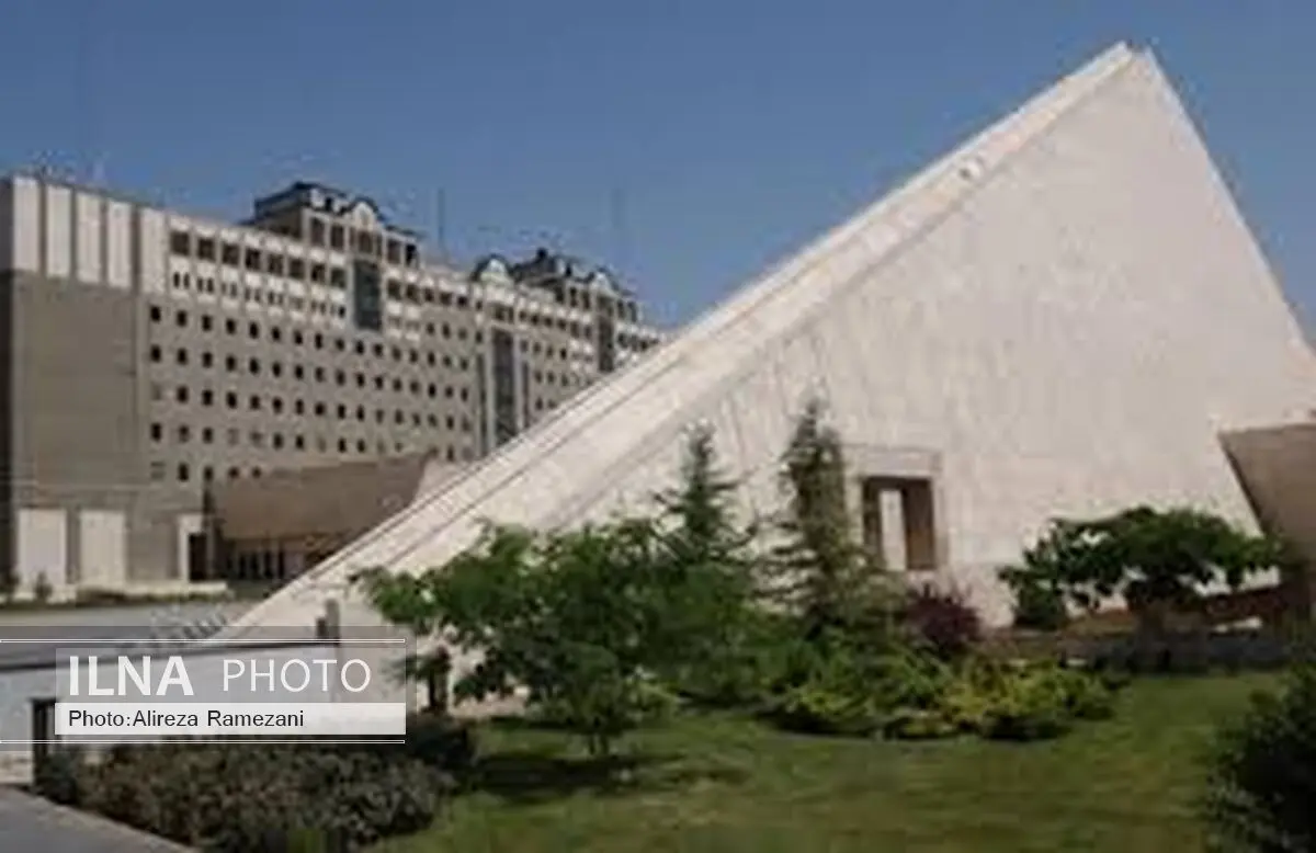 دیدار رییس مجلس و وزیر نفت برای تعیین نرخ خوراک پتروشیمی‌ها 